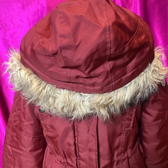 Vero moda burgundy HEAVY jacket. Thick and warm. Size xs. Removable fure - Picture 8 of 10